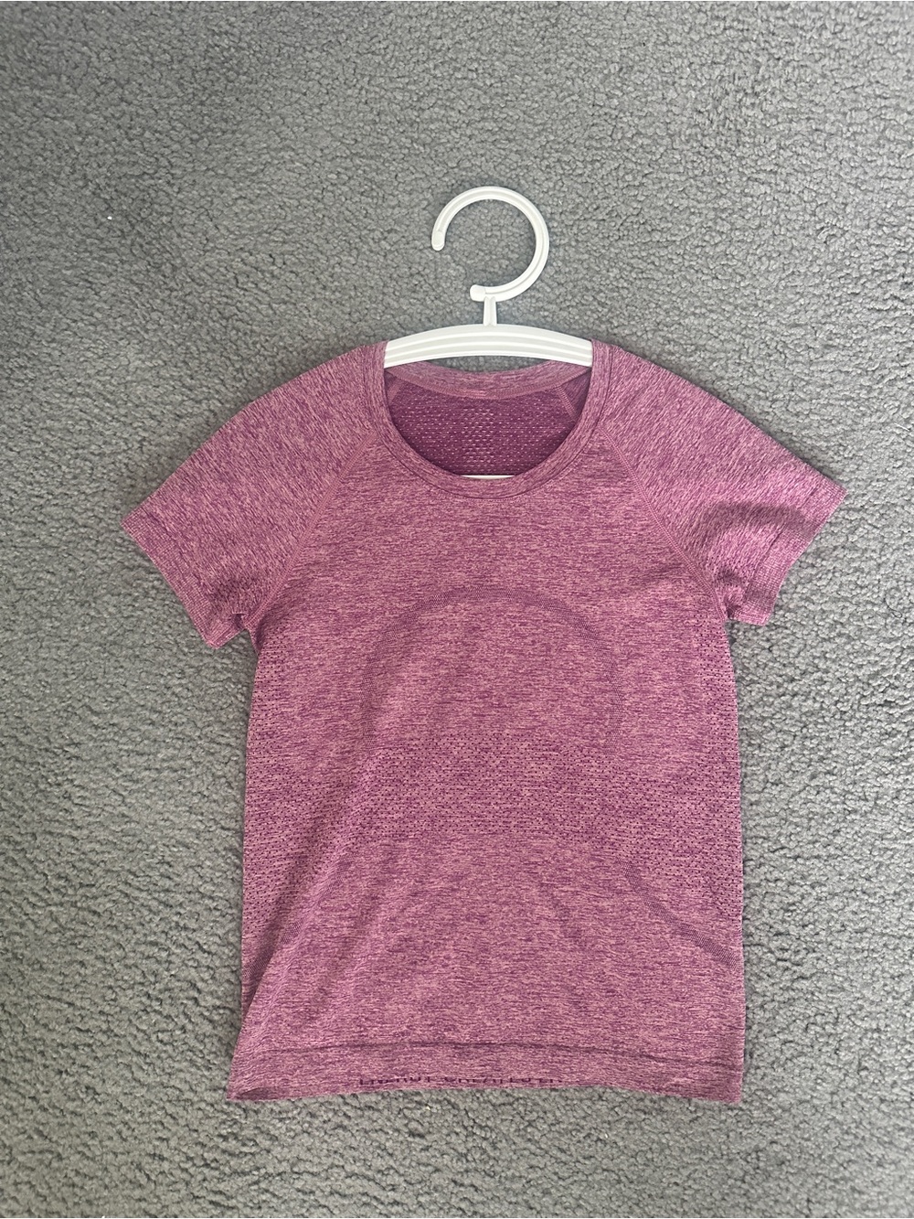 lululemon Swiftly Tech Short-Sleeve Shirt 2.0 Size 4 - Excellent Condition